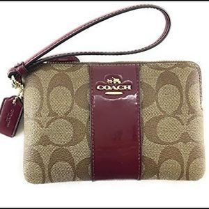 Signature COACH Leather Zip Wristlet In Gift Box